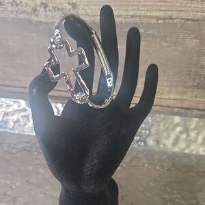 Stylish Silver Cross Bracelet